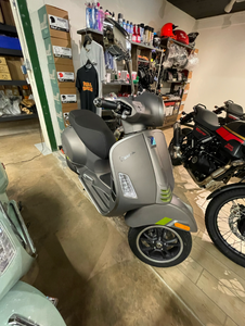 ขายมอเตอร์ไซค์สกู๊ตเตอร์ Vespa GTS Super 300 Tech ปี 2024 - Product Image 3