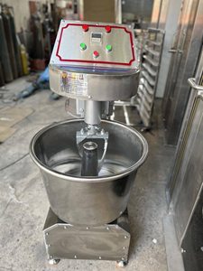 Mélangeur Électrique Professionnel Minh Tam Bakery CT10KG-MM 1180x560x1100, Garantie 1 An, Vietnam, 7kg, 220V/380V, État Neuf, 3 kW/h - Product Image 4