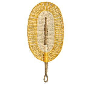Éventail artisanal en jonc de mer encadré, jaune moutarde et beige, pièce décorative traditionnelle pour le salon et l'art mural - Product Image 1