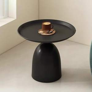 Mesa auxiliar compacta de metal con base geométrica para colocar junto al sofá moderno - Product Image 3