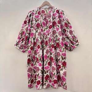 Vestido Mini de Punto con Cuello en V para Mujer, 100% Algodón, Silueta Moderna y Holgada, Transpirable, con Patrón Floral Vibrante y Colorido, Estilo Dulce y Natural - Product Image 3