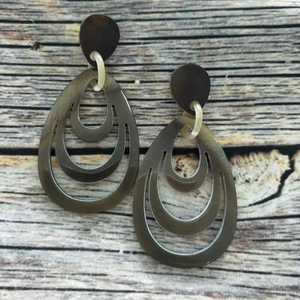 Pendientes Geométricos de Cuerno de Búfalo, Ecológicos, Hechos a Mano, con Patrón de Caparazón de Tortuga, Diseño Moderno Pulido, Artesanía Natural para Bodas MN - Product Image 4