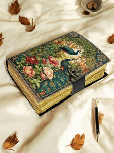 Journal artisanal en cuir rigide Peacock Garden avec serrure vintage et papier à bords festonnés |   Carnet de croquis floral artisanal en cadeau - Product Image 4