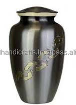 Vente chaude de haute qualité belle conception en laiton adulte urnes de crémation pour cendres urnes faites à la main urnes funéraires - Product Image 2