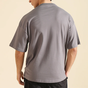 Camiseta de algodón de punto liso teñido de color sólido, informal, de manga corta, cuello redondo, ajuste regular, gris, para hombre, tendencia 2026, venta al por mayor - Product Image 5