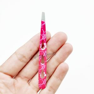 แหนบถอนขนคิ้วที่มีหลายสีเคลือบด้วยกระดาษแหนบความงามแบบปรับแต่งได้อย่างเต็มที่ - Product Image 4