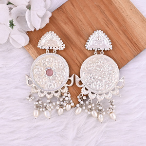 Pendientes Colgantes de Diseño Étnico en Plata Alemana con Piedra de Perla y Ojo de Gato Rosa - Product Image 5