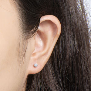 Pendientes Pequeños de Moissanita de 0.50 CT, Plata de Ley 925, Corte Brillante, Regalo de Lujo para Mujer, Aniversario o Compromiso - Product Image 3