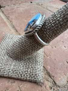 Bague artisanale en turquoise Golden Hills en argent sterling taille 6, bijou statement bohème du sud-ouest, cadeau artisanal en pierre précieuse pour elle - Product Image 3
