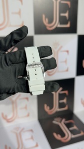 Montre à quartz de luxe pour homme, boîtier en alliage de 41 mm, bracelet en caoutchouc blanc, cadran en verre avec chiffres romains, aiguilles lumineuses, fermoir caché, résistance à l'eau 3 BAR - Product Image 4