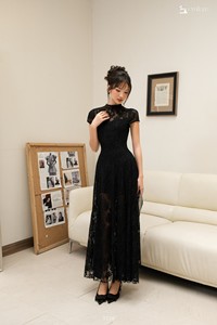 Robe longue en dentelle à corsage ajusté et ourlet évasé ET3226 – Vente en gros de robes florales pour femmes - Product Image 2