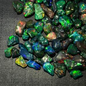 AAAA Ópalo Negro Etíope en Bruto 9-14MM, Ópalo en Bruto al por Mayor, Ópalo de Fuego Welo, Ópalo en Bruto Brillante, Gema de Ópalo, Ópalo de Fuego Negro Natural - Product Image 1