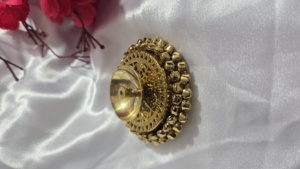 Diya de Latón Dorado Hecha a Mano con Borde Ornamentado Ghungroo, Lámpara de Aceite Tradicional para Pooja, Decoración Festiva para el Hogar o Templo - Product Image 2
