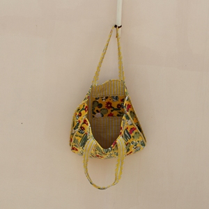 Sac fourre-tout élégant en velours de coton matelassé jaune, imprimé floral cactus, double poignée, léger, pliable, pour le voyage et le shopping - Product Image 5