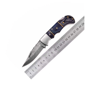 Cuchillo Plegable de Acero Damasco Hecho a Mano con Mango de Madera de Palisandro y Hoja de Acero con Alto Contenido de Carbono, para Camping, Caza y Supervivencia - Product Image 1