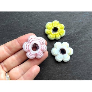 Cuentas de Flores de Cinco Pétalos Esmaltadas de Colores, Abalorios con Orificio Grande para DIY, Collares, Pulseras, Pendientes, Suministros para Hacer Joyería Artesanal - Product Image 2