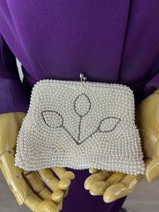 Impresionante Cartera de perlas para trajes de novia accesorio hecho a mano ideal para fiestas y tiendas de regalos de Tradebyd - Product Image 1