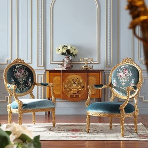 Fauteuil d'appoint de style français sculpté à la main, capitonné, avec structure en bois, pour salon, chambre à coucher, maison ou villa - Product Image 2