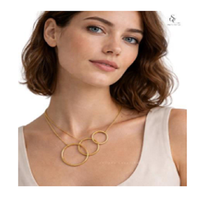 Collier pendentif minimaliste classique de haute qualité en laiton plaqué or, anneaux entrelacés, chaîne à maillons, créations Soumya, unisexe