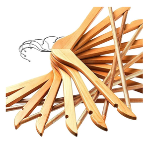 Cintre en bois de noyer finition naturelle, artisanal, pour la maison, les armoires, les chambres d'hôtel, les salles d'exposition de vêtements, la décoration - Product Image 3