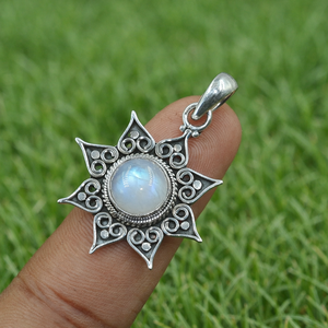 Colgante de estrella de plata de ley 925 con piedra lunar natural |   Amuleto de piedra lunar de filigrana vintage bohemio hecho a mano |   Joyería de Piedras Preciosas al por Mayor - Product Image 6