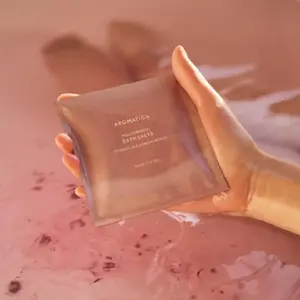 Aromatica เกลืออาบน้ำผสมกลิ่นจืดคุณภาพสูง50กรัมแมกโนเลียและไม้จันทน์ดีเยี่ยมสำหรับการพักผ่อนและสบาย - Product Image 1