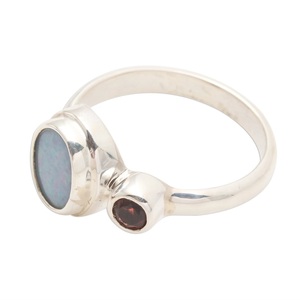 Anillo de Ópalo y Granate Hecho a Mano, Plata de Ley 925, Anillo de Compromiso Minimalista con Promesa de Amor para Mujer - Product Image 4