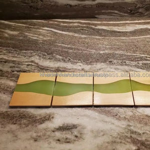 Juego de posavasos rústico de alta calidad de cuatro, junta de madera epoxi verde claro con textura cuadrada, almohadillas de protección de logotipo personalizado - Product Image 4