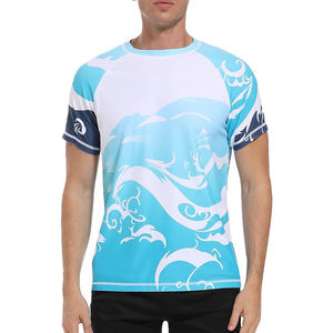 เสื้อว่ายน้ำแขนยาวสำหรับผู้ชาย ลายคลื่นสีน้ำเงิน ป้องกันรังสียูวี UPF50 แห้งเร็ว - Product Image 4