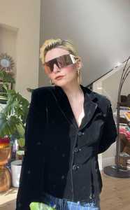 Blazer en velours noir VTG des années 90 - Product Image 3