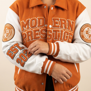 Veste universitaire brodée personnalisée pour femme, style Letterman, col rabattu, boutonnée, vente en gros - Product Image 3