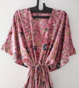 Robe kaftan pour femmes en coton 100% avec imprimé floral en dentelle |   Coupe ample |   Longueur genouillère |   Silhouette en forme de A |   Vêtements décontractés pour la plage et la détente - Product Image 4