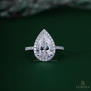 Anillo de compromiso de lujo con diamante de laboratorio talla pera de 3.57 quilates, halo de oro blanco de 14K, tallo pavé, anillo de boda nupcial en forma de lágrima para mujer - Product Image 1