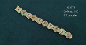 Bracelet Kundan Sovereign plaqué or, pierres Kundan, laiton, bijoux ethniques Kundan pour mariage et fêtes. - Product Image 3