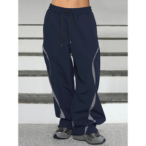 Jogging cargo streetwear surdimensionné pour hommes, pantalon de survêtement en molleton multipoches, pantalon ample en coton avec logo personnalisé - Product Image 2