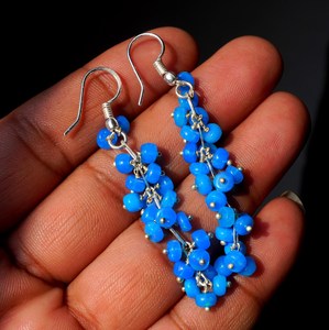 HAYAAT GEMS Boucles d'oreilles pendantes ethniques en argent 925 plaqué or avec perles d'opale bleue naturelle d'Éthiopie et cabochon en forme de boule - Product Image 1