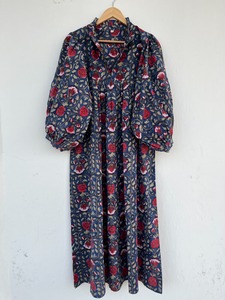 Vestido Maxi de Algodón con Estampado Floral Azul Marino para Mujer, Manga Abullonada, Cuello con Volantes, Ropa de Resort, Venta al por Mayor de Prendas Femeninas - Product Image 3