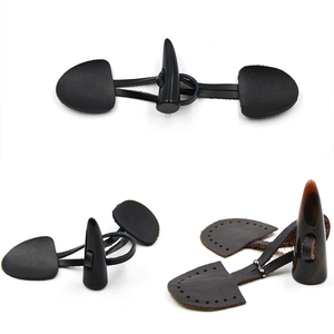 Botones de Resina de Diferentes Tamaños, Tipo Cuerno, de Plástico, para Abrigos - Product Image 1