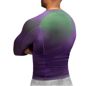 Rashguard à manches courtes personnalisé avec logo de surf, respirant, design par sublimation, créez votre propre logo sur votre rashguard. - Product Image 4