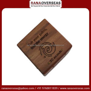 ลูกบาศก์ไม้สุดหรูทันสมัย งานฝีมือ ผลิตจากวัสดุรักษ์โลก คุณภาพสูง สำหรับการทำสมาธิ บรรเทาความเครียด ตกแต่งบ้านอย่างมีสไตล์ พร้อมลวดลายสลัก - Product Image 3