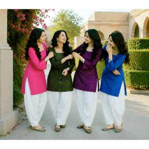Ensemble haut en coton imprimé Bandhej avec pantalon Farsi - Ensemble décontracté et écologique avec short - Product Image 3
