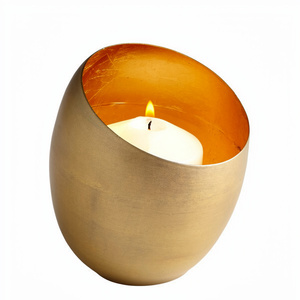Pot à bougie doré poli de qualité fiable - Fait main, résistant à la chaleur, écologique, design moderne pour la décoration de Pâques à la maison - Product Image 1