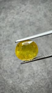 Saphir Jaune Naturel de 3,42 Ct, Coupe Ovale, Pierre Précieuse Non Montée, Origine Bangkok, Certifié GIA, pour Bijoux Fins Personnalisés - Product Image 3