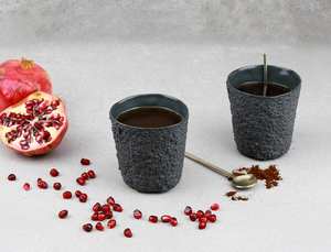 Taza de capuchino vintage de gres japonés hecha a mano con carbón vegetal por Universal Overseas - Product Image 2