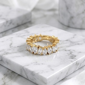 Bague éternelle en or 9 carats avec cluster de diamants brillants multiformes de 3,60 carats de poids total (CTW), couleur E, cultivés en laboratoire, certifiés IGI, bijoux de luxe - Product Image 2