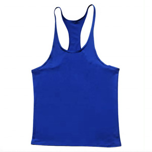 Débardeur sans manches rouge pour homme, col rond, tricot uni, style décontracté et sportif - Product Image 4