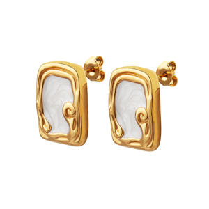 Pendientes Vintage de Acero Inoxidable con Baño de Oro de 18K, Estilo Retro Chic, Venta al por Mayor - Product Image 1
