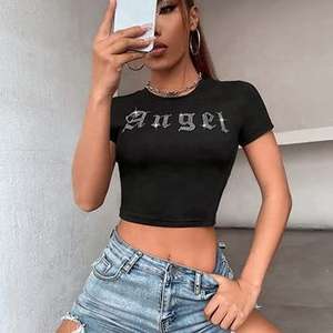 Camiseta Corta con Letras de Diamantes de Imitación Y2K para Mujer, Ajustada, de Manga Corta, de Algodón, Informal, Estilo Urbano - Product Image 5