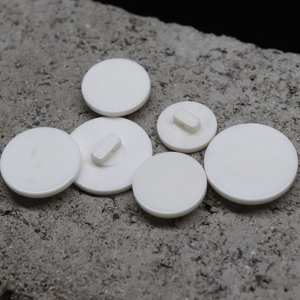 Botones Redondos Blancos de Hueso de Vaca de Alta Calidad al por Mayor en Pequeños Lotes, Botones Personalizados Ecológicos, Artesanía Natural - Product Image 5