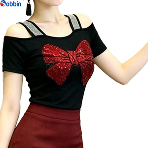 Haut court personnalisé pour femme, noir, à sequins et nœud, style épaules dénudées, coupe ajustée, manches courtes, style doux, printemps-été - Product Image 1